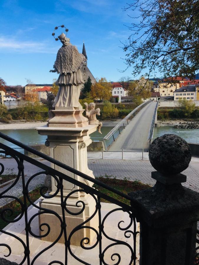 Ferienwohnung An Der Romantischen Salzachschleife Naehe Salzburg Laufen Exteriör bild