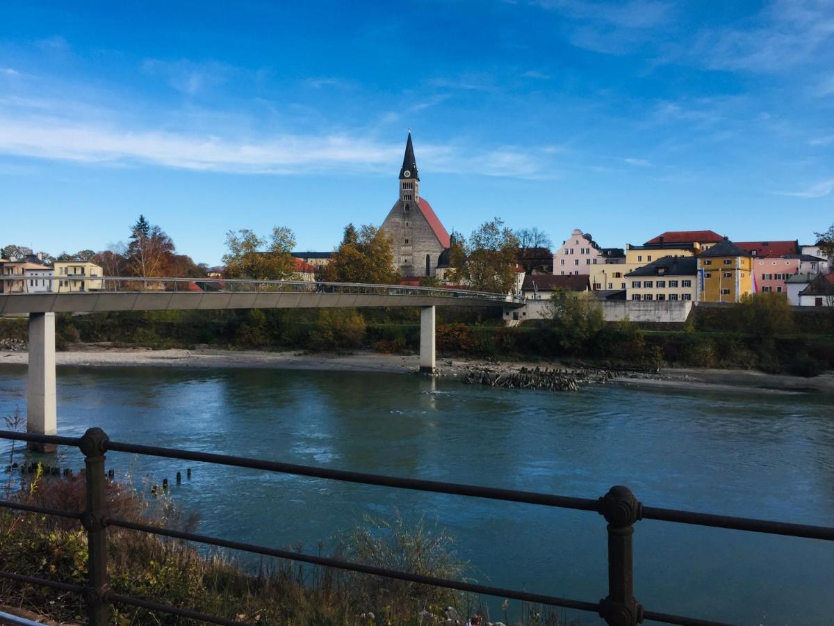 Ferienwohnung An Der Romantischen Salzachschleife Naehe Salzburg Laufen Exteriör bild