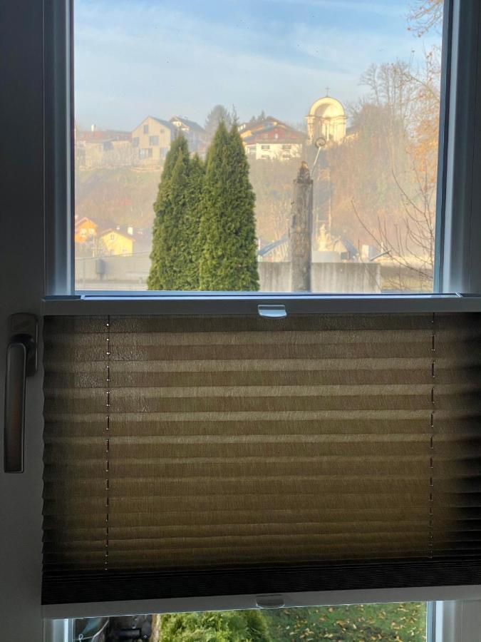 Ferienwohnung An Der Romantischen Salzachschleife Naehe Salzburg Laufen Exteriör bild