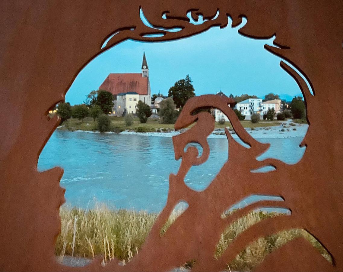 Ferienwohnung An Der Romantischen Salzachschleife Naehe Salzburg Laufen Exteriör bild