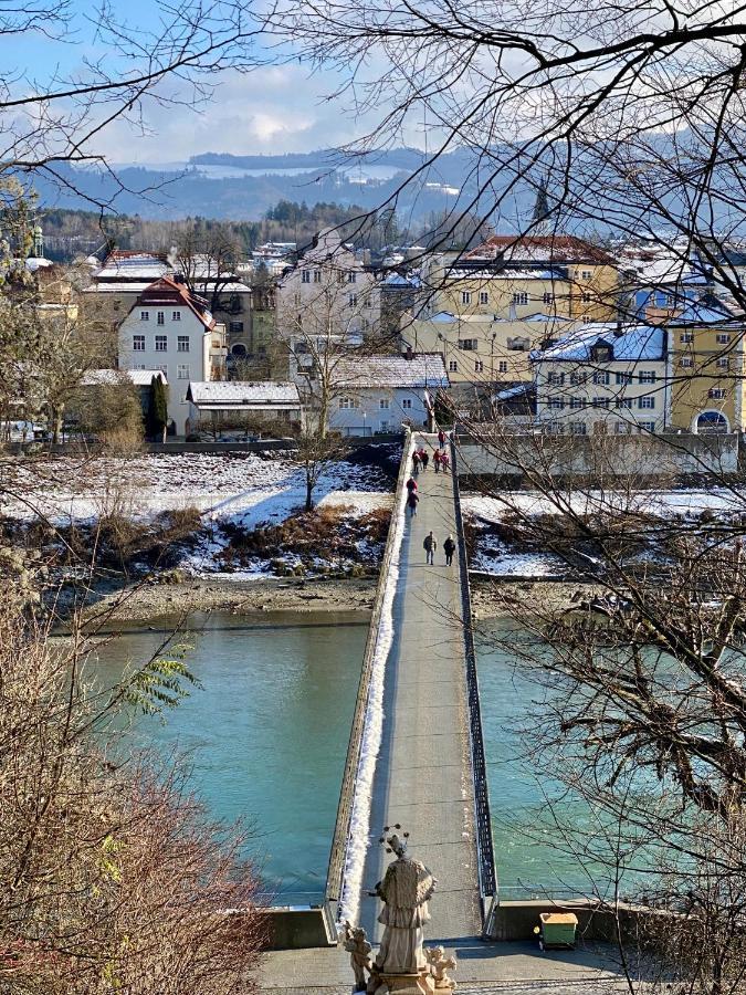 Ferienwohnung An Der Romantischen Salzachschleife Naehe Salzburg Laufen Exteriör bild